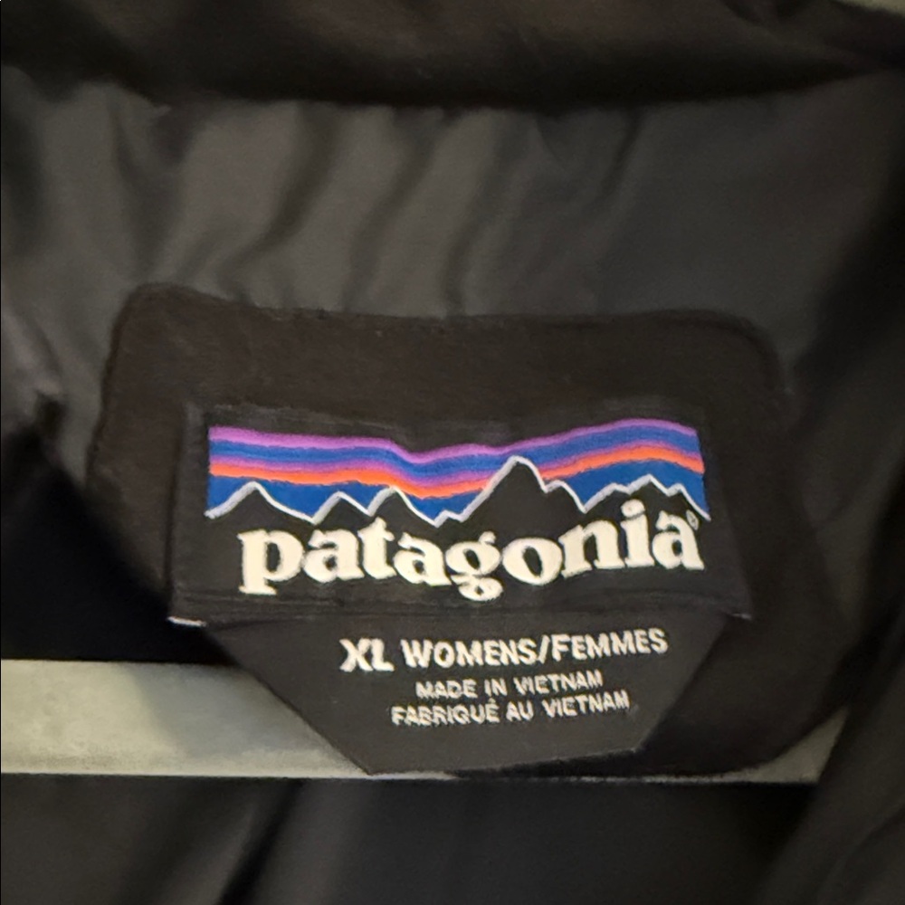 Patagonia Women's Black Radalie Parka - Picture 2 of 5